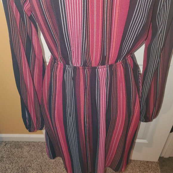 MONTAEU Faux Wrapped Dress - Picture 8 of 10